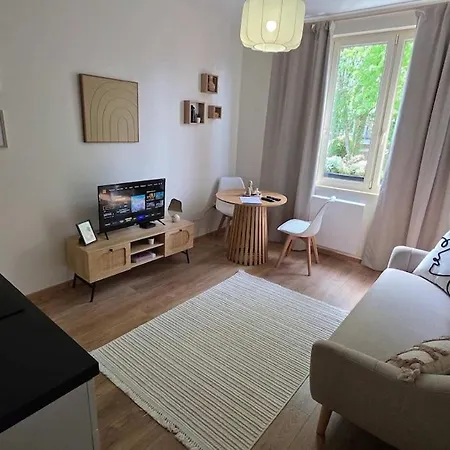 아파트 Stylish 2bedroom Near Town Hall Quiet Downtown 아라스