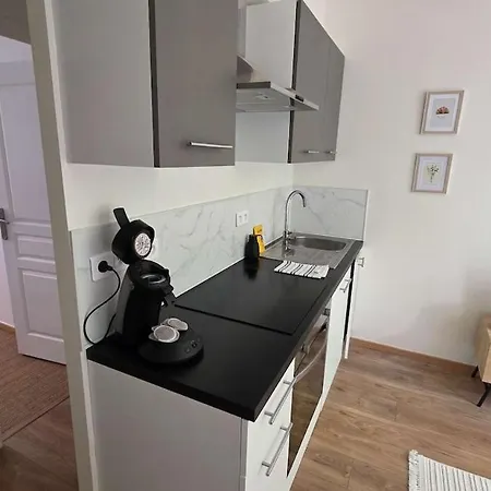 Stylish 2bedroom Near Town Hall Quiet Downtown *