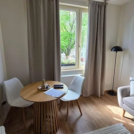 Stylish 2bedroom Near Town Hall Quiet Downtown